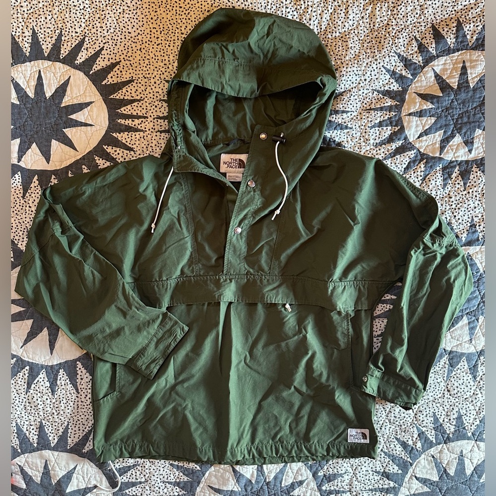 The North Face Windjammer Green Anorak Weather Resistant Jacket